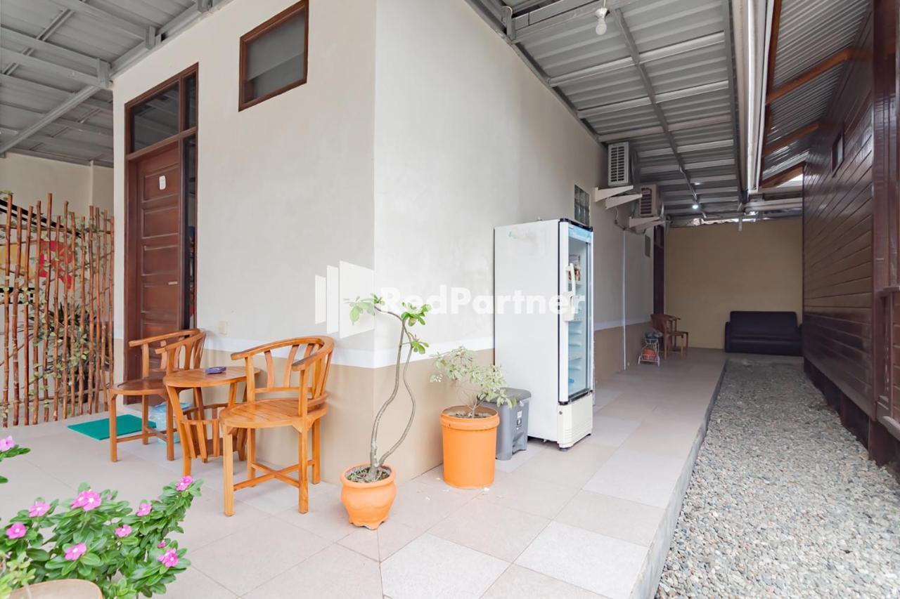 Langkar Guest House Syariah Mitra Reddoorz Samarinda Εξωτερικό φωτογραφία