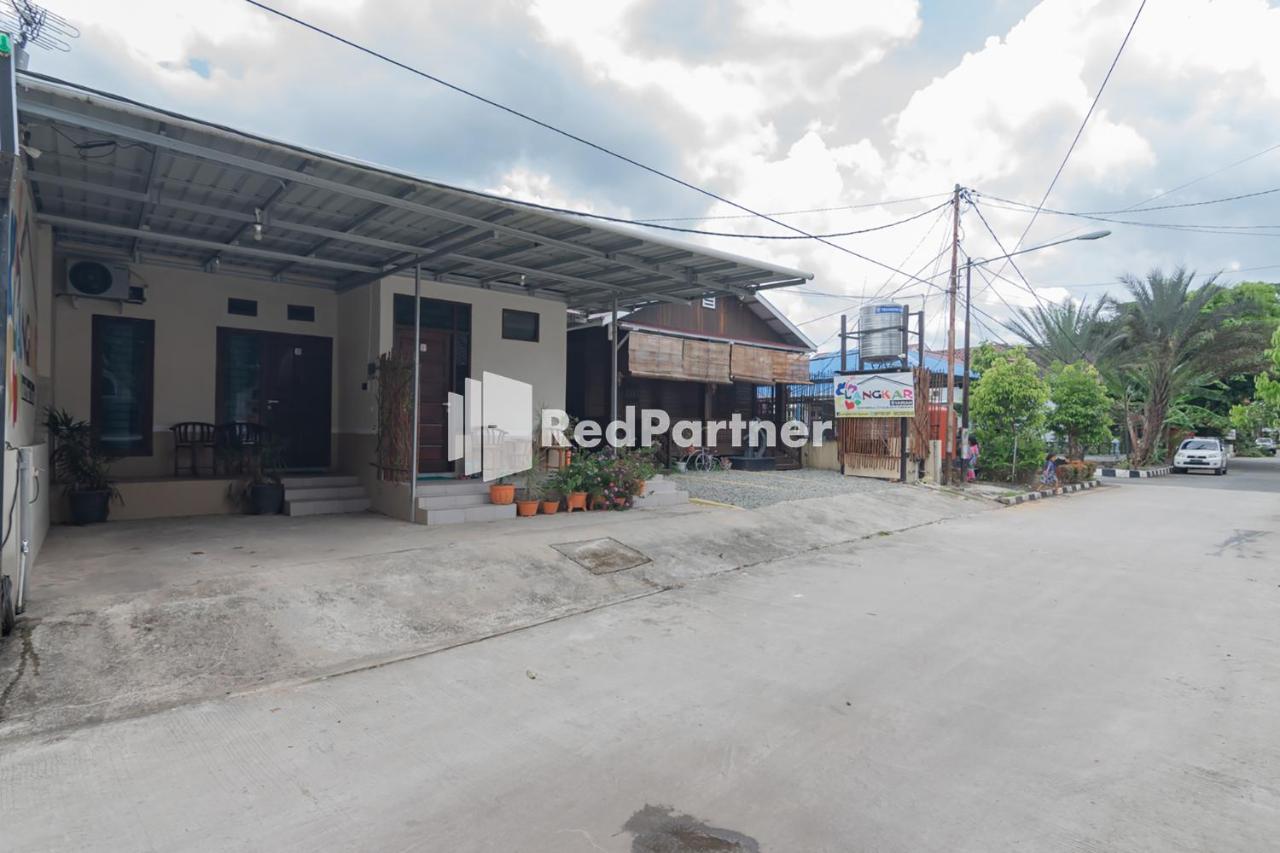 Langkar Guest House Syariah Mitra Reddoorz Samarinda Εξωτερικό φωτογραφία