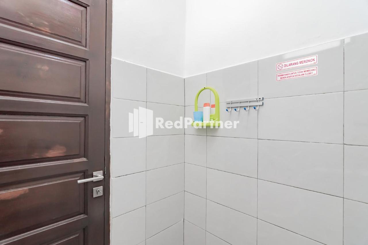 Langkar Guest House Syariah Mitra Reddoorz Samarinda Εξωτερικό φωτογραφία