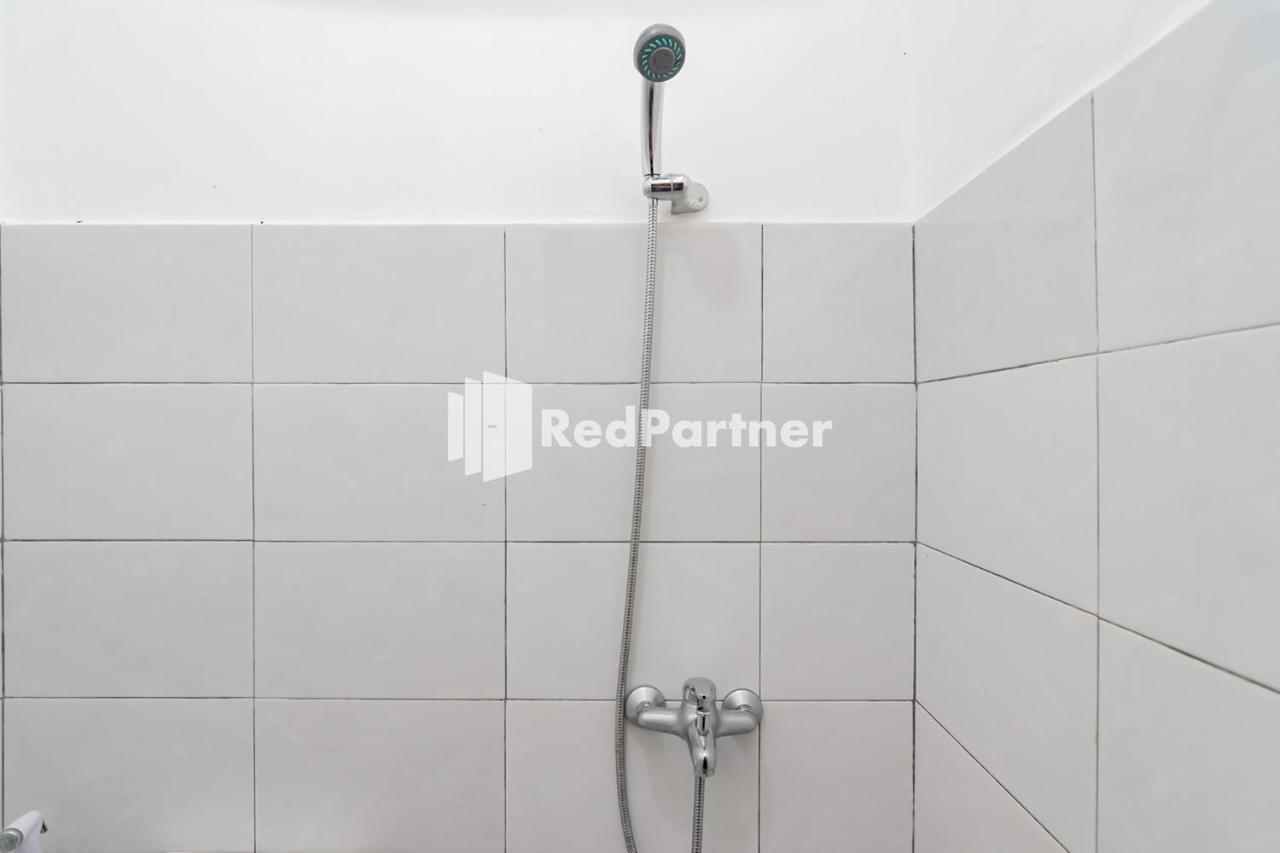 Langkar Guest House Syariah Mitra Reddoorz Samarinda Εξωτερικό φωτογραφία