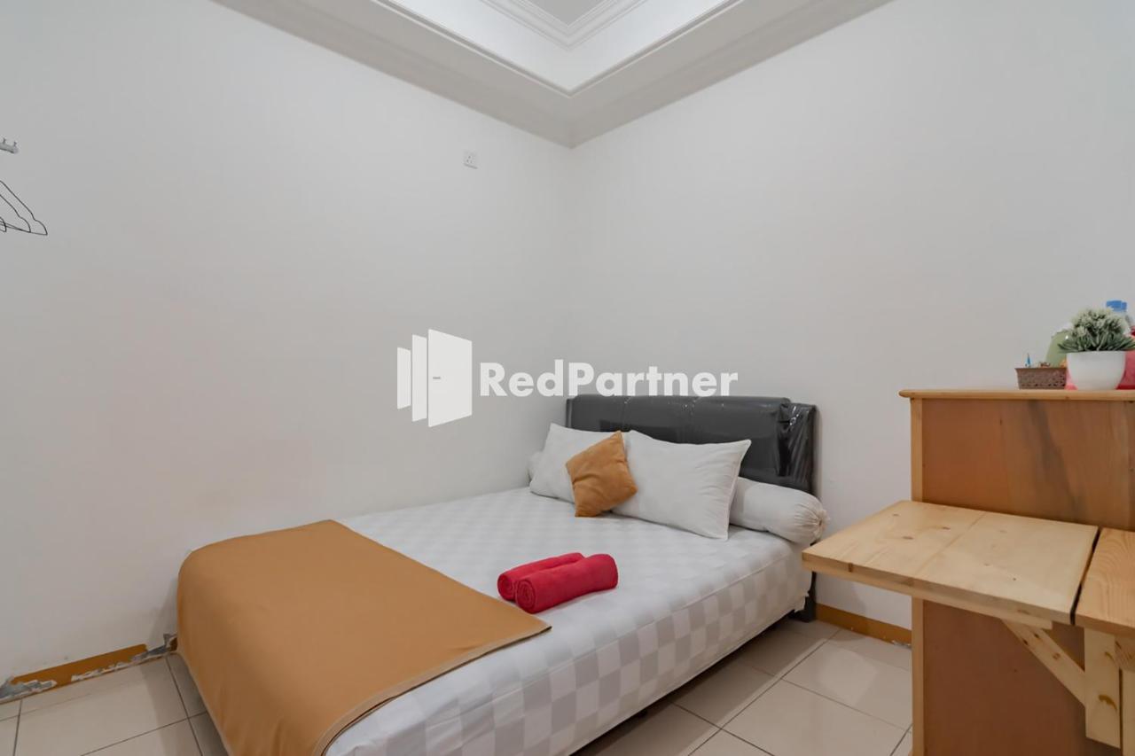 Langkar Guest House Syariah Mitra Reddoorz Samarinda Εξωτερικό φωτογραφία