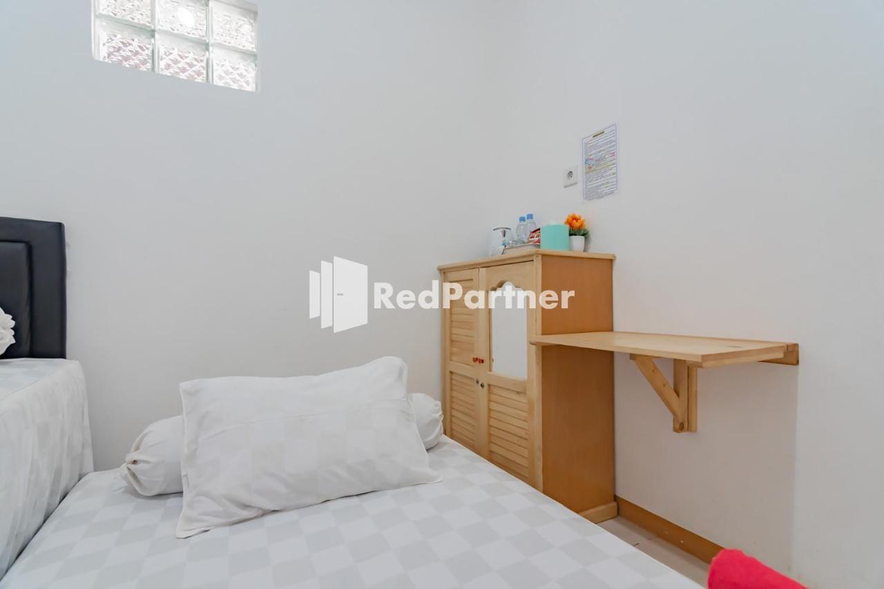 Langkar Guest House Syariah Mitra Reddoorz Samarinda Εξωτερικό φωτογραφία